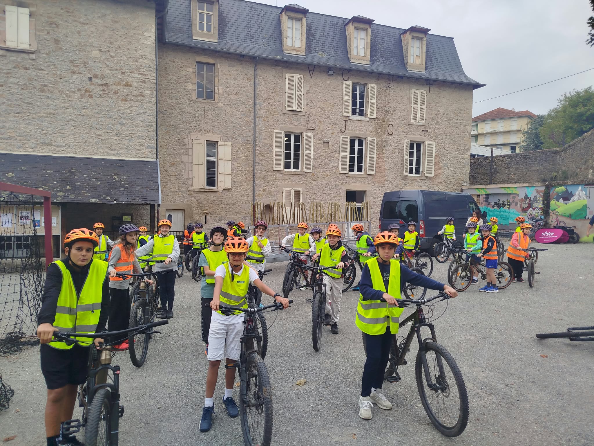 Parcours d'agilité dans la cour